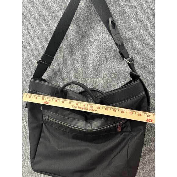 Bugaboo Changing Bag Black Camaleon Fox 16”x12” - Picture 10 of 15